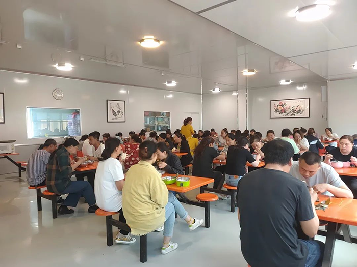 悠悠粽香飄幸福，濃情端午暖人心